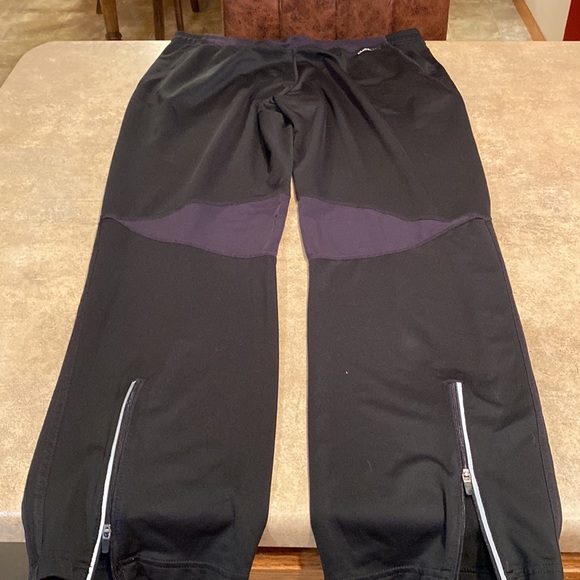 Womens Adidas pants size medium - Picture 8 of 8